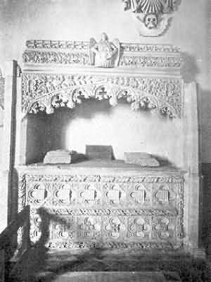 Heanton Punchardon:  Coffin Monument